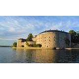 Vaxholms fortress This fortress, protecting Stockholm, is situated on a small island. The old renders containing cement was removed and the façade was re-rendered with lime mortar and finally coated with a lime paint. weber-cultural-heritage-slider-2